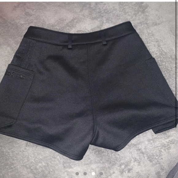Ivy park black shorts - Picture 2 of 2